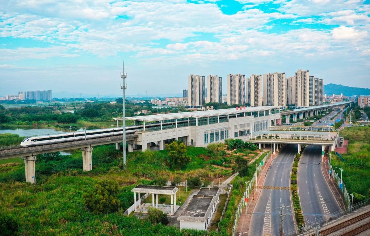 谢岗镇2024年科技创新+先进制造战略：如何构建国土空间新格局，开启城市发展新篇章？  第2张