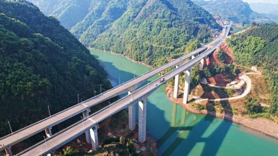 乐西高速乐马段正式通车，乐山至马边仅需1小时30分钟，出行更便捷