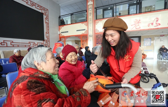 十堰片仔癀国药堂暖心行动：元旦前夕为慈济老年护理院送去万元物资与温暖关怀  第2张