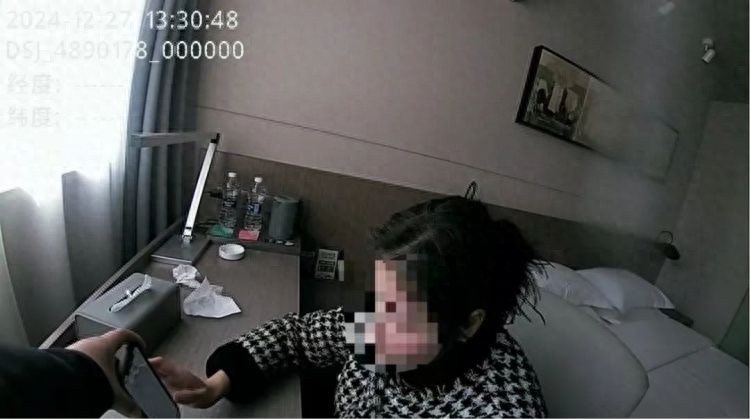 妻子买菜未归竟在酒店开房？警方火速出警阻止诈骗案，真相令人  第1张