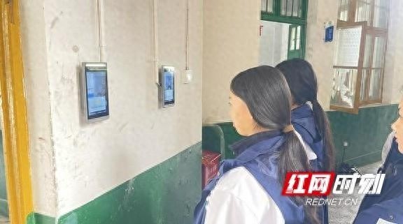 湘西职校携手中国联通，打造智慧校园新标杆：AI人脸识别如何全方位提升校园安全与管理效率？