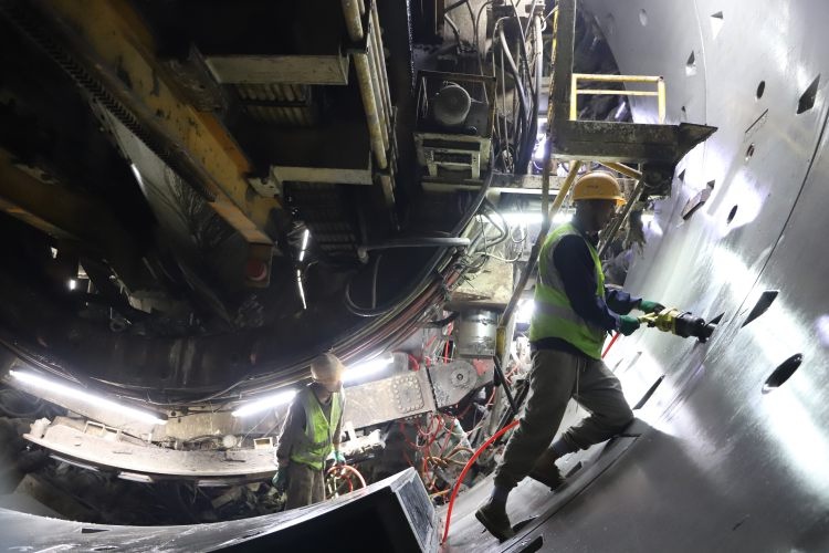 重庆轨道交通15号线二期廖家溪轨道专用桥全桥合龙，国内首座钢混混合式梁拱组合刚构桥震撼亮相  第3张