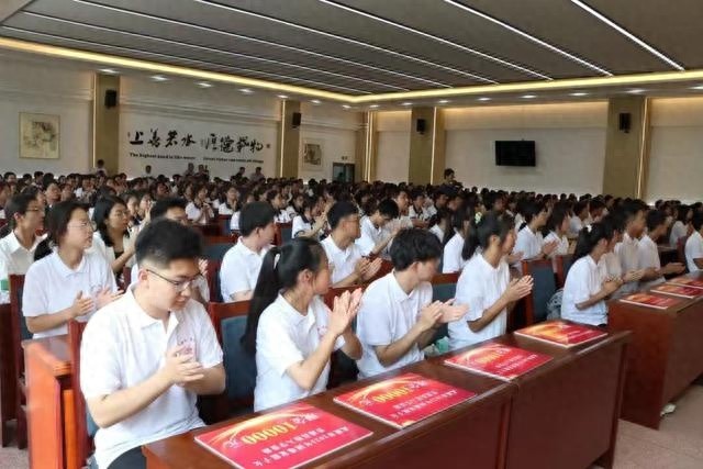 武威市重磅推出2024级新生资助计划，本科10000元专科8000元，你符合条件吗？  第1张