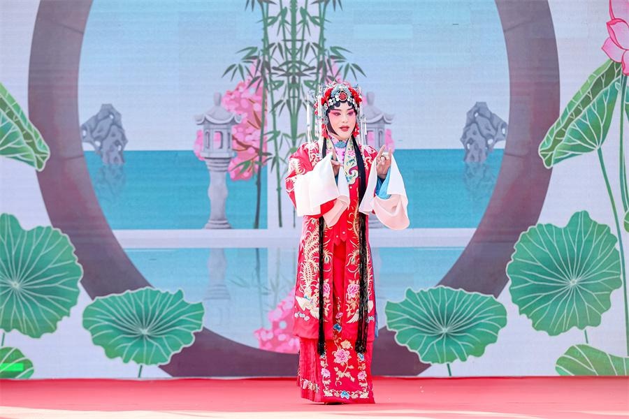 戏曲进乡村，好日子唱着过！十余年传统戏曲文化魅力如何让群众家门口享受？  第2张