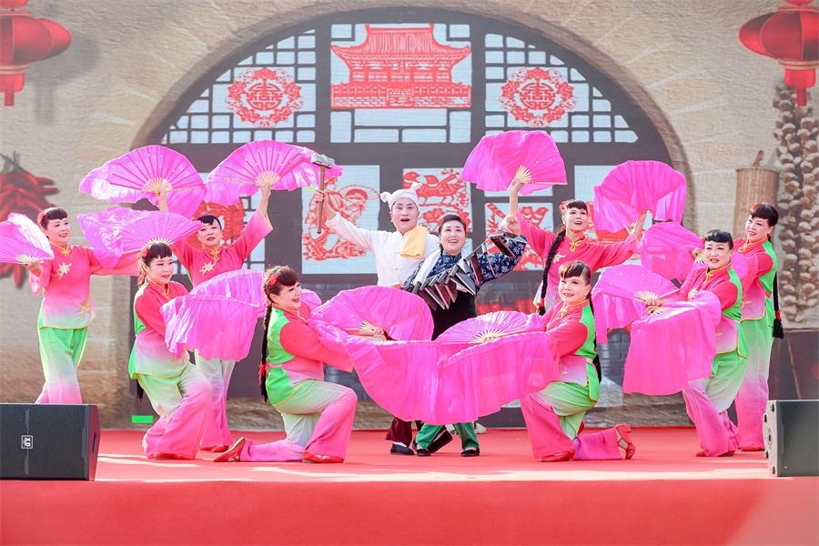 戏曲进乡村，好日子唱着过！十余年传统戏曲文化魅力如何让群众家门口享受？  第4张