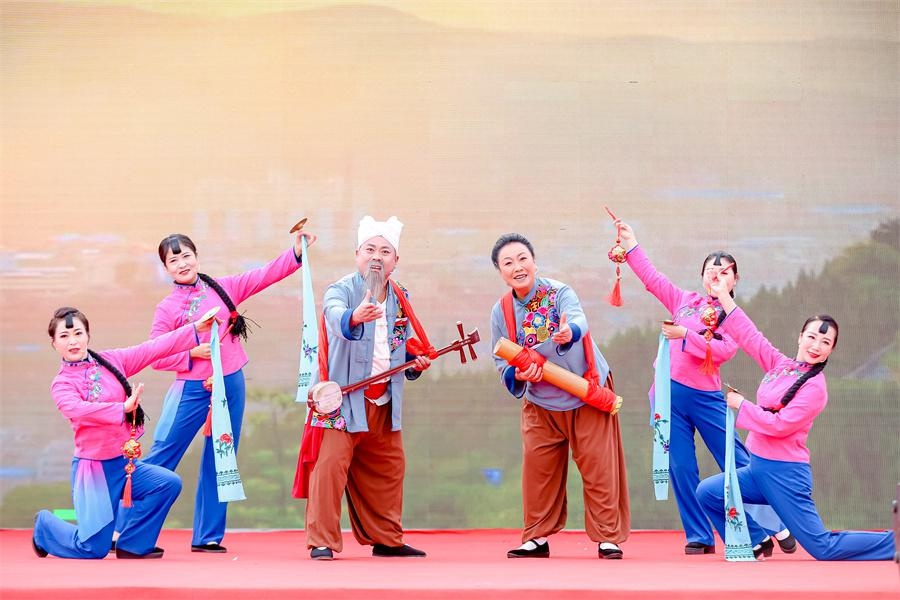 戏曲进乡村，好日子唱着过！十余年传统戏曲文化魅力如何让群众家门口享受？  第6张