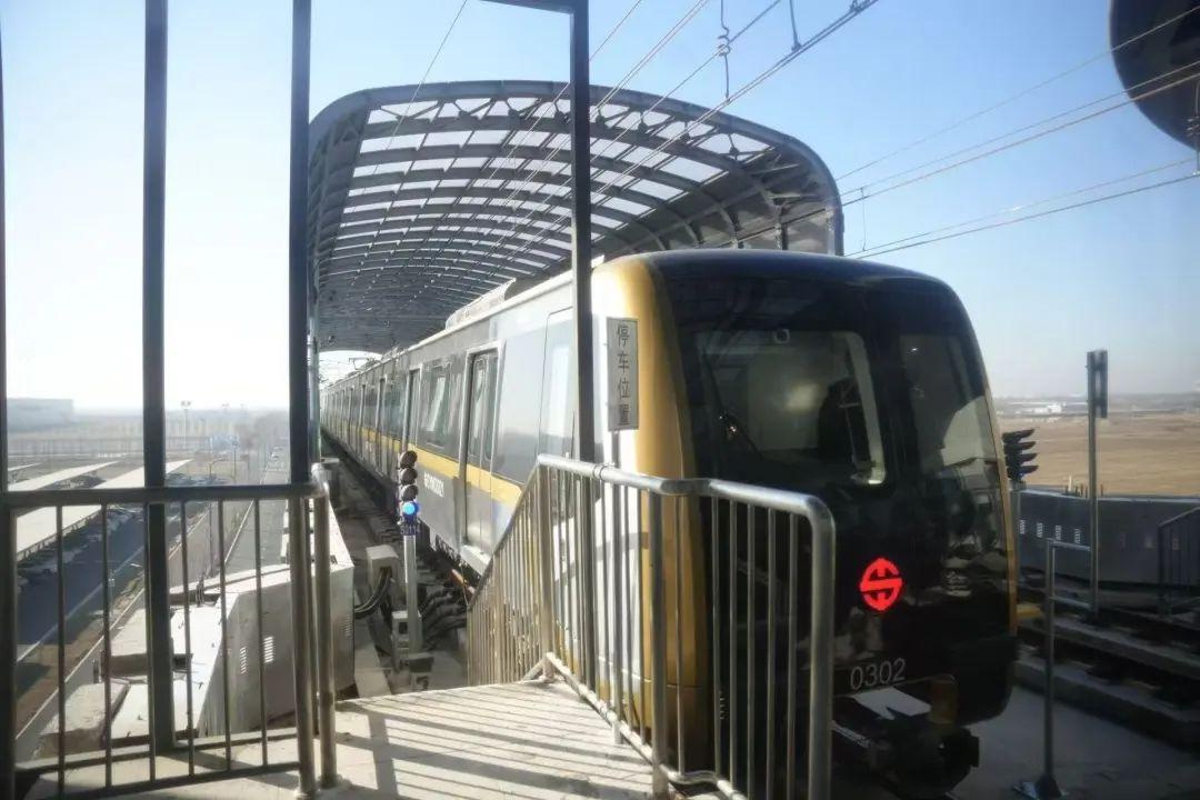 沈阳地铁3号线试乘体验：30位市民首次感受空中地铁的科幻之旅  第4张