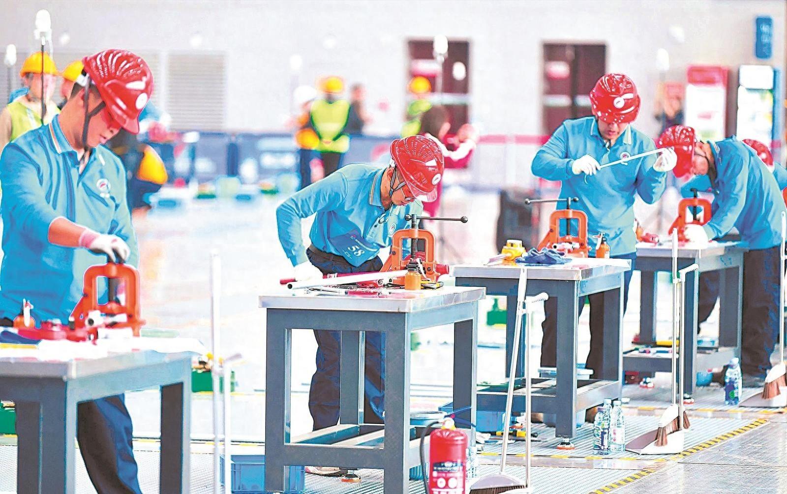 2024 年全国住房城乡建设行业职业技能大赛，砌筑工胡华：30 年经验，首次参赛  第1张