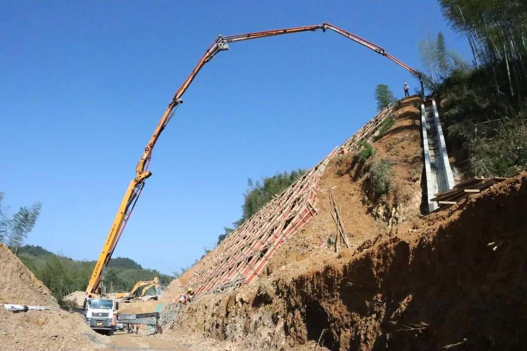从农村四级公路到二级公路，这条路将改变什么？  第2张