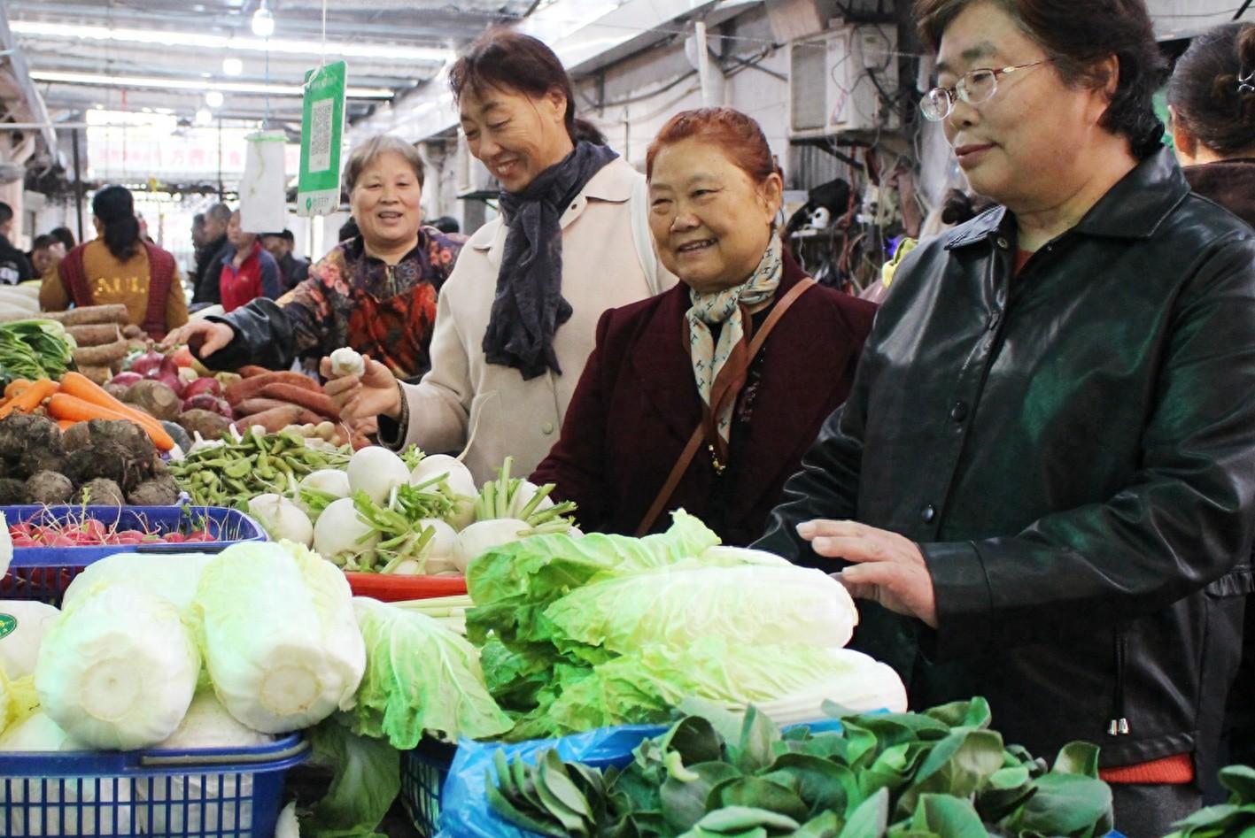 67 岁老职工组团寻根，方圈门菜场升级改造背后的青春记忆  第1张