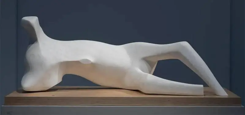美国现代主义之母与雕塑大师跨时空对话，90 件作品带你探索自然主义  第9张