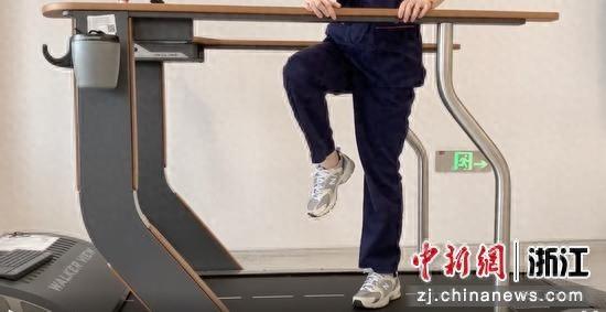 双下巴太可怕？别担心！快来试试这个方法，让你拥有完美下颌线