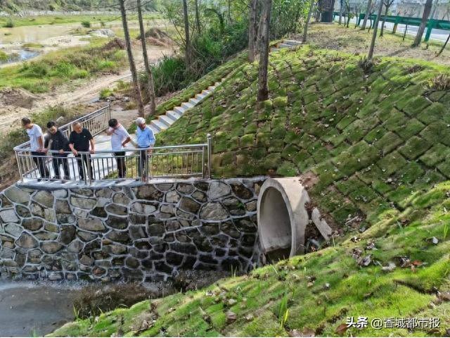 汛期结束，通城县公路事业发展中心 40 余万元整治 8 道涵洞  第1张
