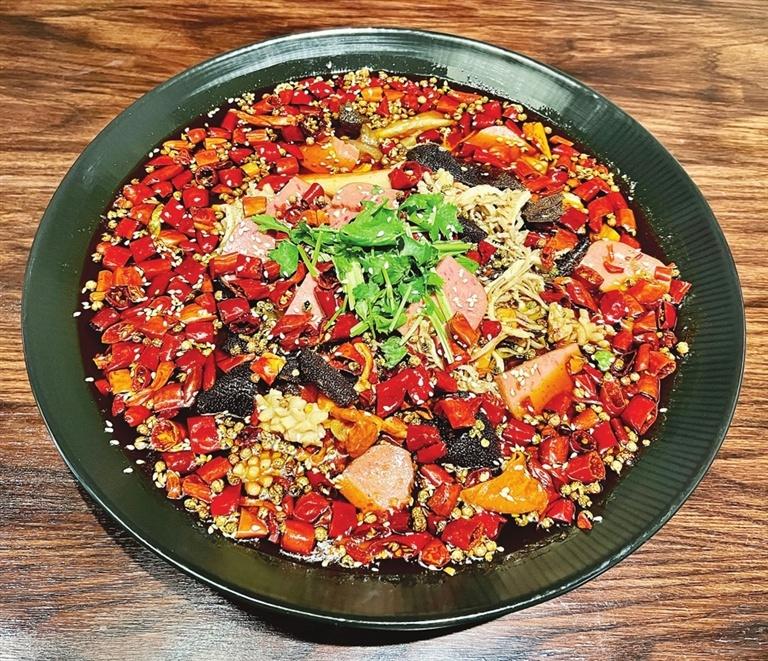 这家川菜馆太独特！麻与辣的江湖气息，优雅别致的西餐厅氛围，你绝对没见过  第2张