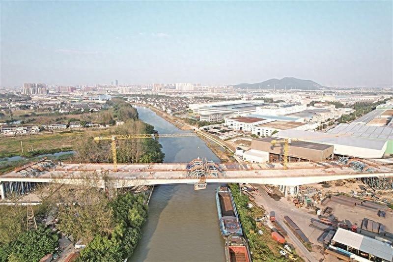 继江阴长江大桥后，又一交通主动脉即将建成  第1张