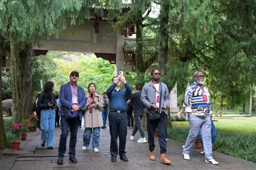 金秋十月，40 余名汉学家齐聚武夷山，感受独特魅力  第1张