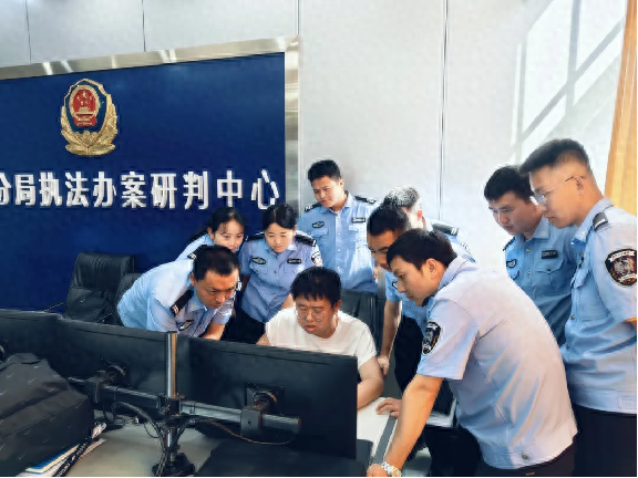 四个坚持！昆明市公安局呈贡分局法制大队探索实践案件办理监督评价回访制度  第1张