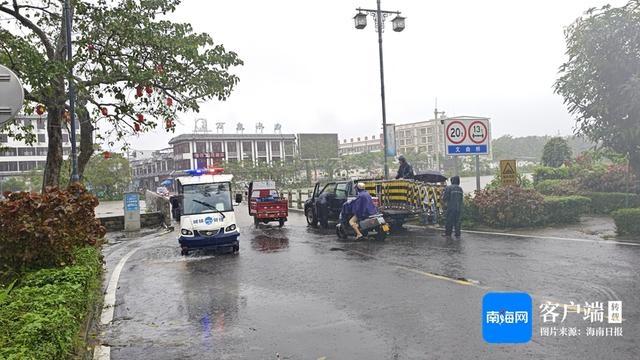 河水暴涨逼近桥面，琼海文曲桥安全引人忧  第2张