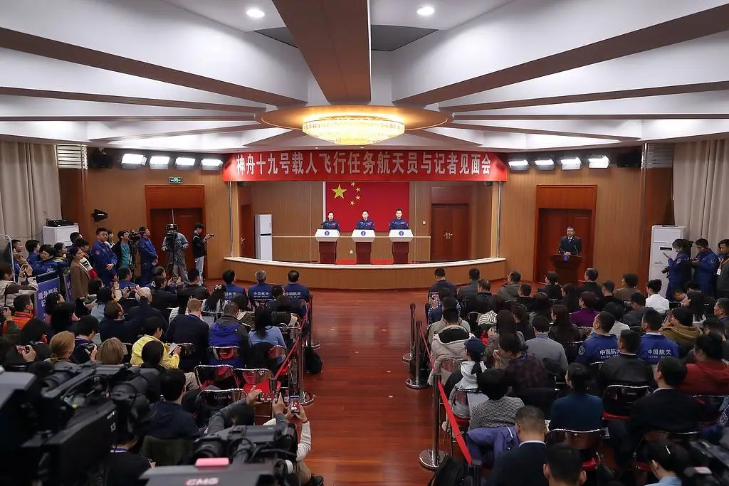 神舟十九号发射成功！蔡旭哲领衔，90 后宋令东、王浩泽首次出征  第1张