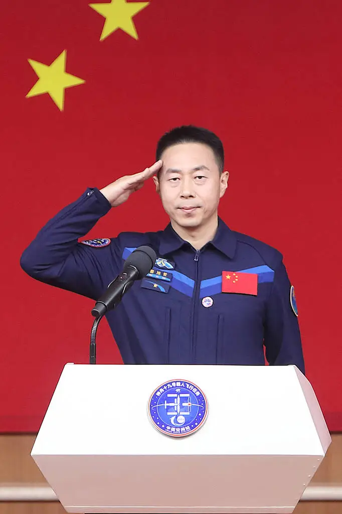 神舟十九号发射成功！蔡旭哲领衔，90 后宋令东、王浩泽首次出征  第3张