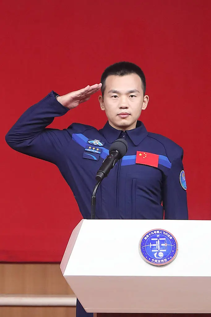 神舟十九号发射成功！蔡旭哲领衔，90 后宋令东、王浩泽首次出征  第4张