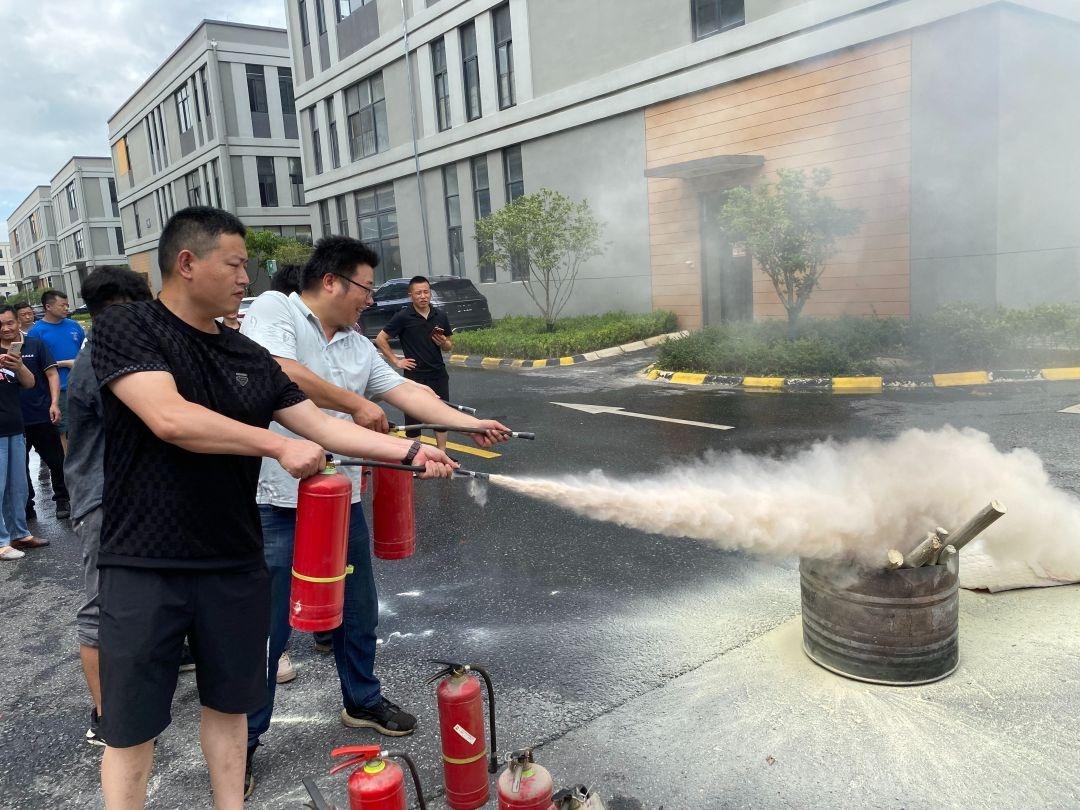 禁止电动车进电梯！湖州一小区用上阻车系统，警报响起拒绝关门  第2张