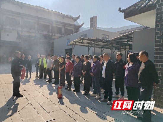 张家界国家森林公园吴家峪门票站防火演练：实战演练，提升应急能力  第1张