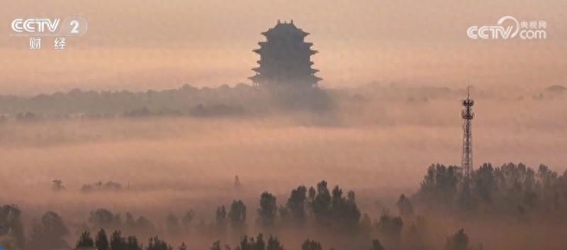 秋日美景惹人醉！鹳雀楼平流雾如仙境，王屋山红叶似彩霞