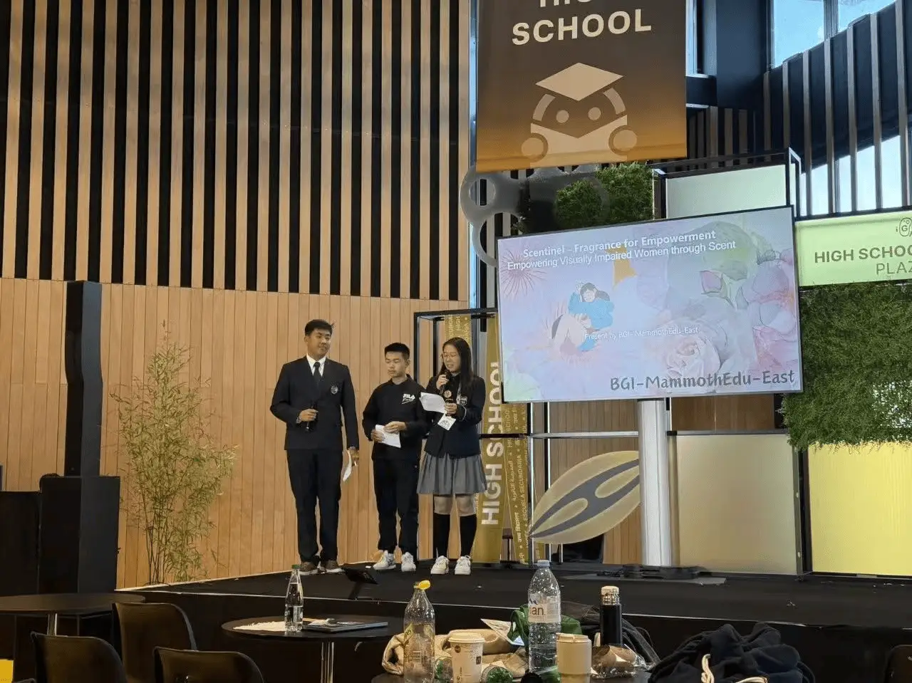 上海中学生发明释放特定气味材料，助视障女性自信度过生理期，勇夺国际金奖