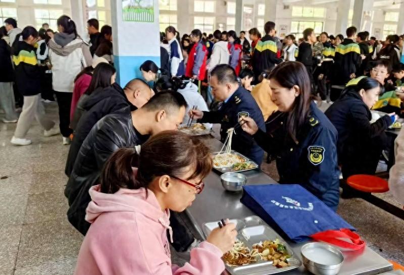 市场监管局携手家长深入学校，竟是为了这件事  第1张