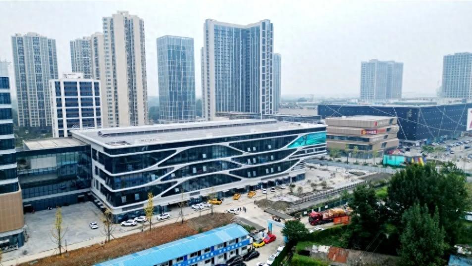 西南首个轮滑室内专业场馆下月竣工，你期待吗？