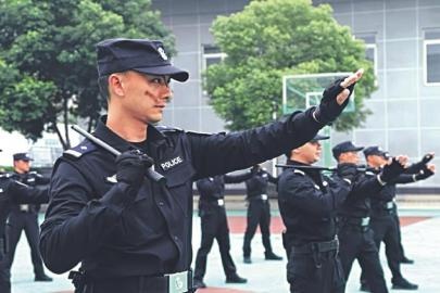揭秘四川戒毒系统：艾滋病戒毒人员的重生之路，熊猫警察守护青少年未来  第1张