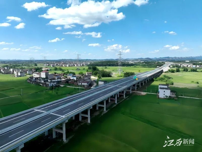 沪昆高速新余东互通通车，钢渣沥青路面技术惊艳亮相，高温抗变形能力超强