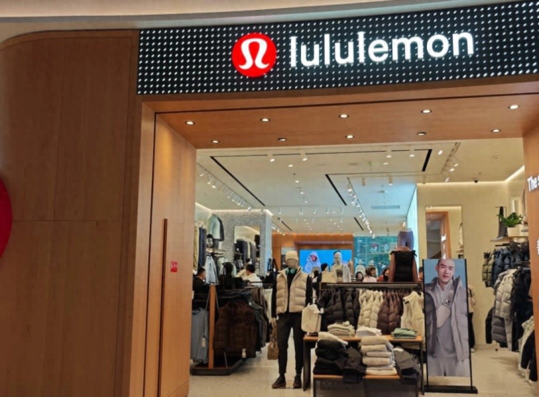 美国夫妇用狡猾手法在Lululemon店盗窃百万美元商品，手法曝光令人咋舌
