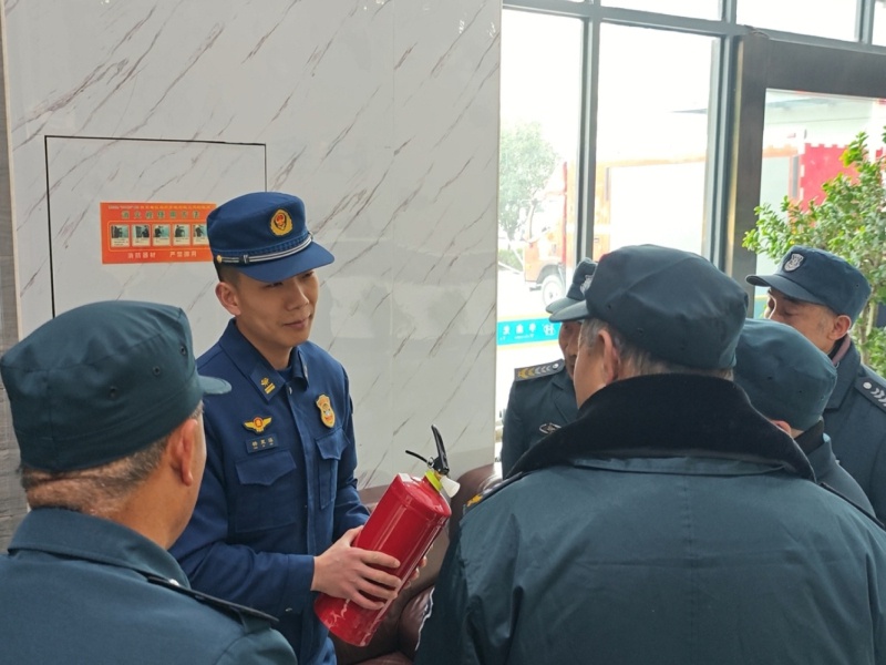 100余人紧急集结！枝江电子信息产业园惊现消防宣传车，火灾预防秘籍大公开  第2张