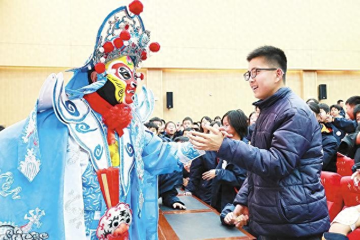 非遗进校园：一场让学生们爱上传统文化的奇妙之旅  第1张