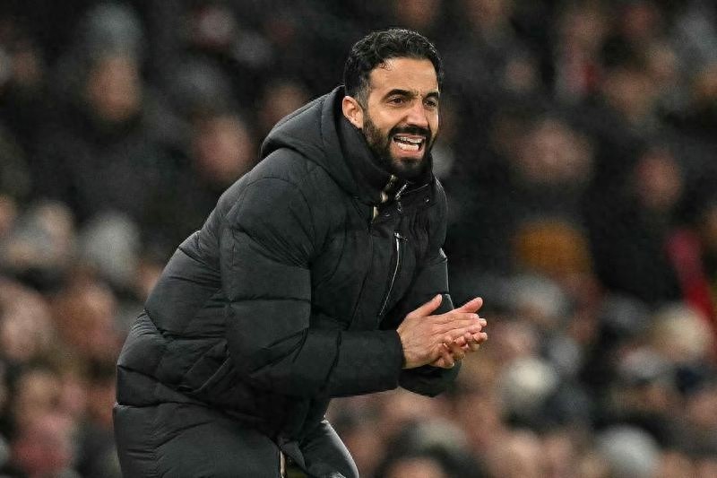 曼联新帅阿莫林首胜背后：三中卫体系初现雏形，欧战胜利带来希望  第1张