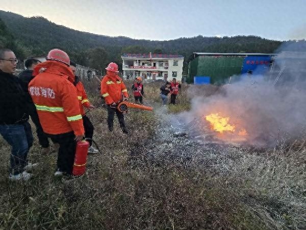 惊！剑阁县开封镇150人参与森林防灭火演练，超震撼  第1张