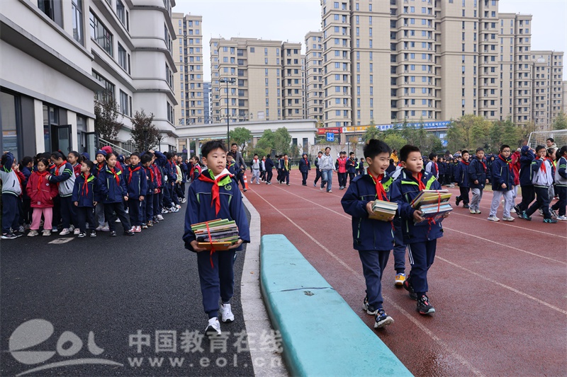爱心传递，知识翻山越岭：东润外国语学校公益捐书活动温暖丽江山区  第3张
