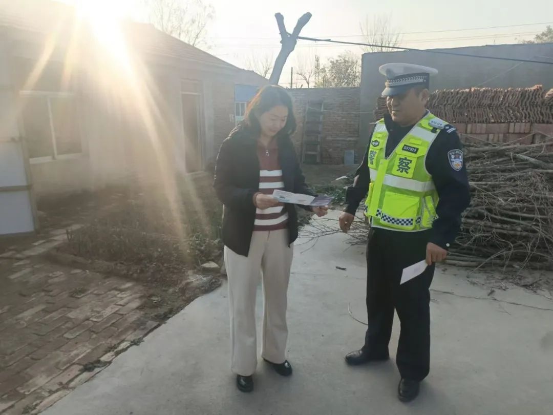 第十三个122全国交通安全日：交警三大队多形式宣传，守护学生冬季出行安全  第5张