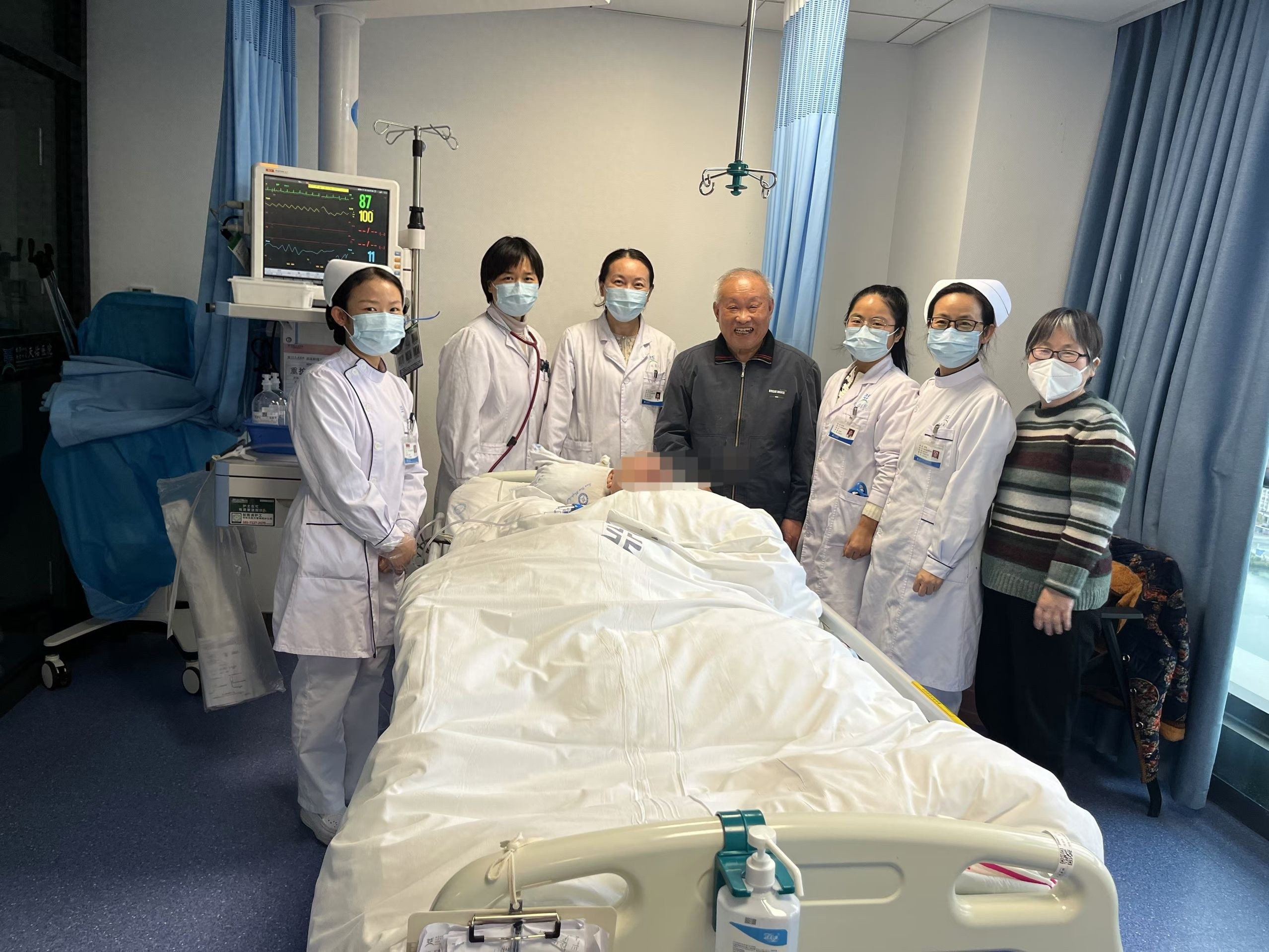 169天生死守护，82岁老人从呼吸机依赖到自由呼吸的奇迹重生  第1张