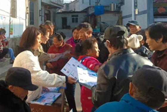 百余名村民齐聚丽阳村，社会救助政策宣传活动火爆进行中  第1张