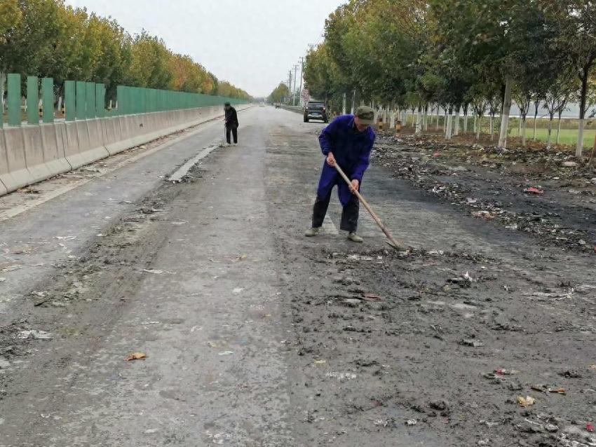 突发火灾！洪湖市公路事业发展中心应急响应能力大考验，救援现场惊心动魄