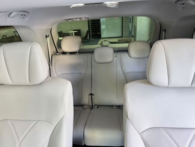 荣威iMAX8 DMH新陆尊：超长续航混动MPV，全家人出行的理想之选  第7张