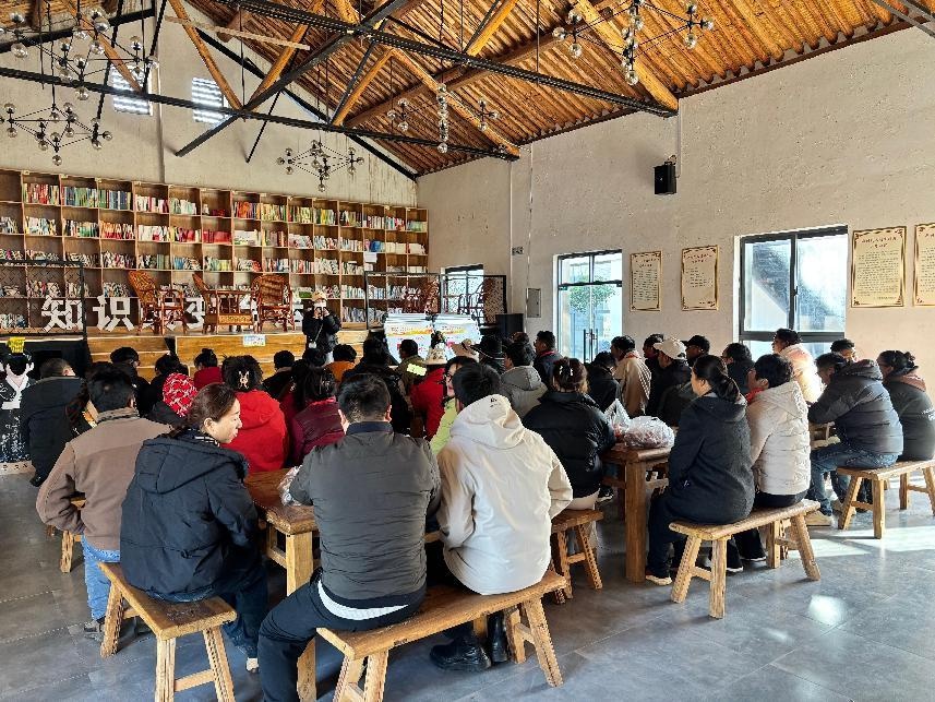 2024年易县农产品电商直播技术培训开班，50余名农民变身网络营销高手  第2张