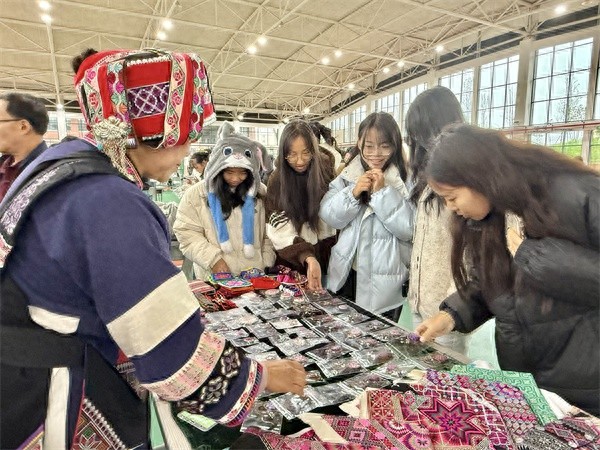 云南林业职业技术学院掀起非遗文化热潮，7大非遗展示区带你穿越千年  第1张
