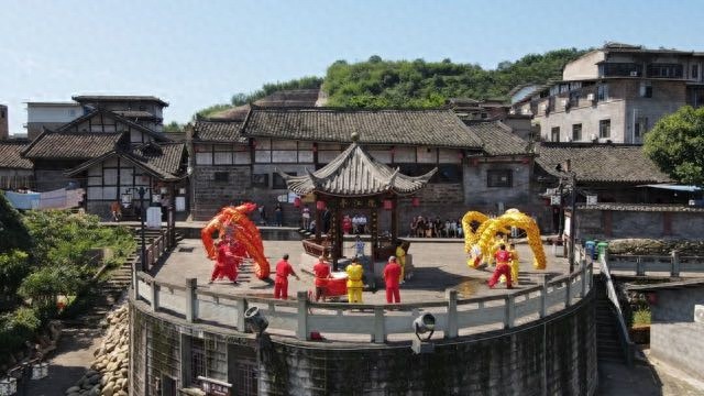 横江古镇：现代与传统的完美交融，时光在这里静止  第1张