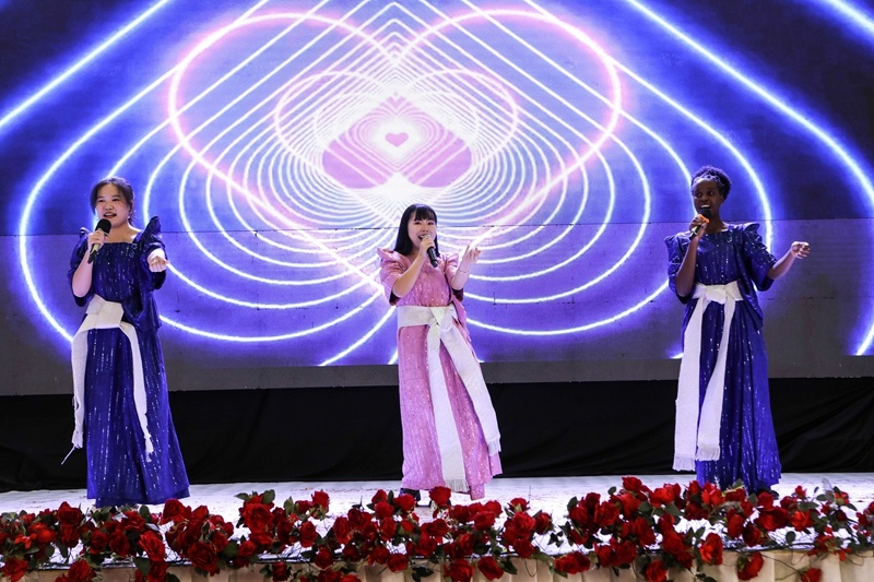 麦克雷雷大学孔子学院十周年庆典：中乌文化交流的新里程碑  第2张