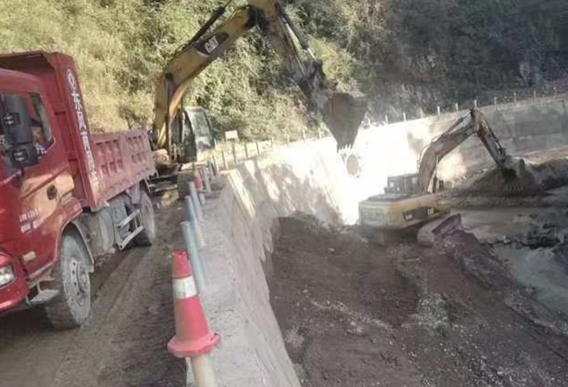 辰溪县交通局重磅出击！2.3公里路段防护加固工程圆满收官，山洪灾害再无威胁  第2张