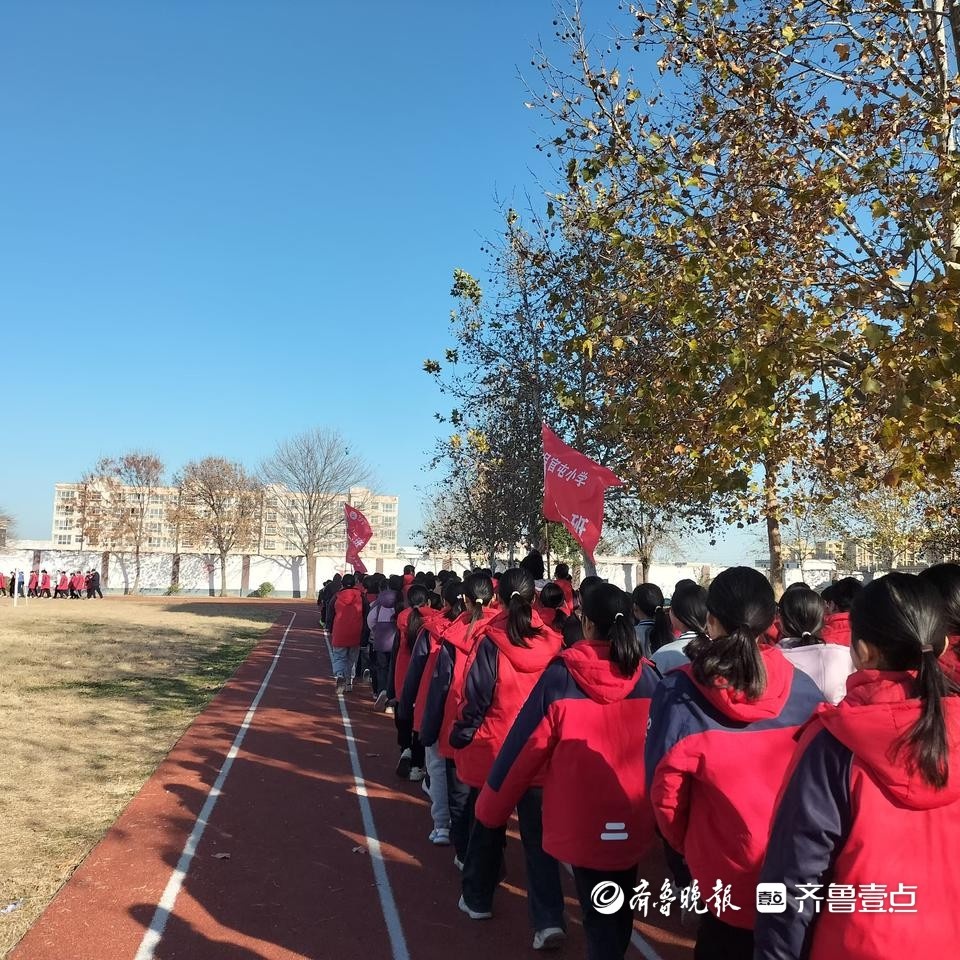 冬季跑操点燃校园热情，师生齐心展现健康阳光风采  第3张